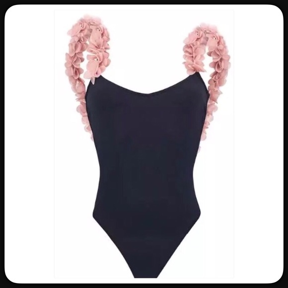 🆑Brazilian Cut One Piece w/Flowers - Picture 3 of 6